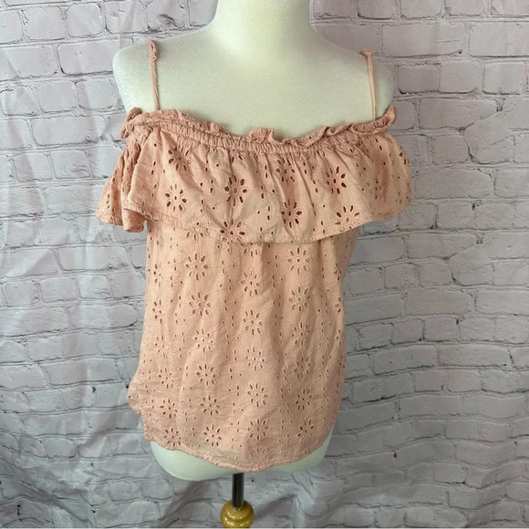Elan NWT boutique eyelet top sz small 100% cotton off the shoulder - Picture 1 of 9